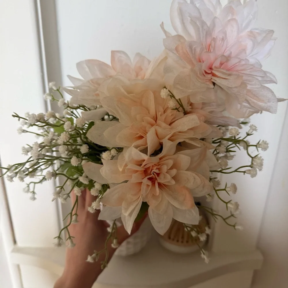 Bundle of Peach faux silk Dalias & baby breaths bouquet floral arrangement EUC